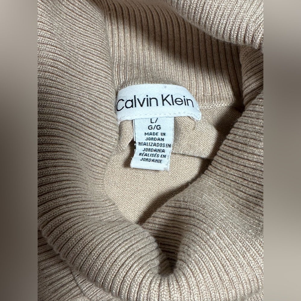 Calvin Klein Turtleneck Sweater Women’s Size Large Solid Beige Logo Classic Tan - Picture 10 of 11